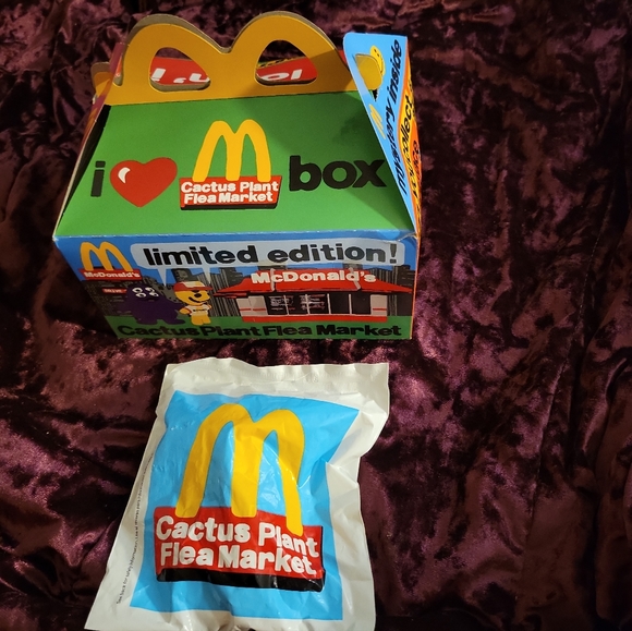 Rare Limited Edition McDonald's Cactus Plant Flea Market Toy and Box - Picture 2 of 6